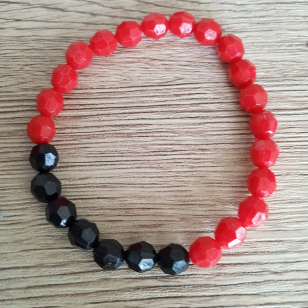 Hand Crafted Red and black crystal beaded stretchy bracelet